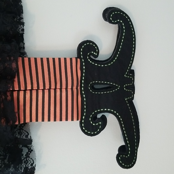 Halloween Themed 13"×72" Table Runner - Picture 7 of 8